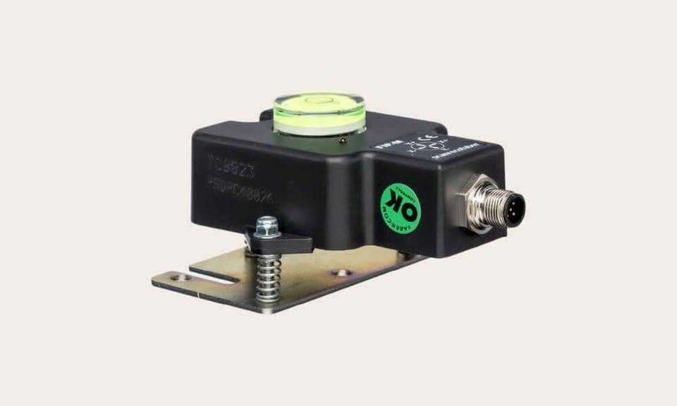 FIP-M digital tilt indicator with on-off outputs