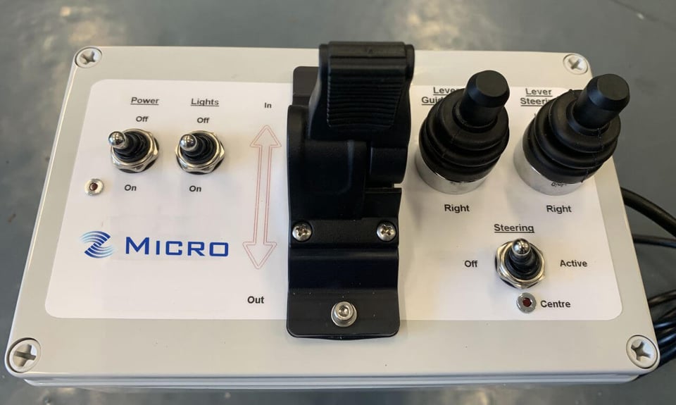 control panel with MAP2L PWM single-axis finger joystick