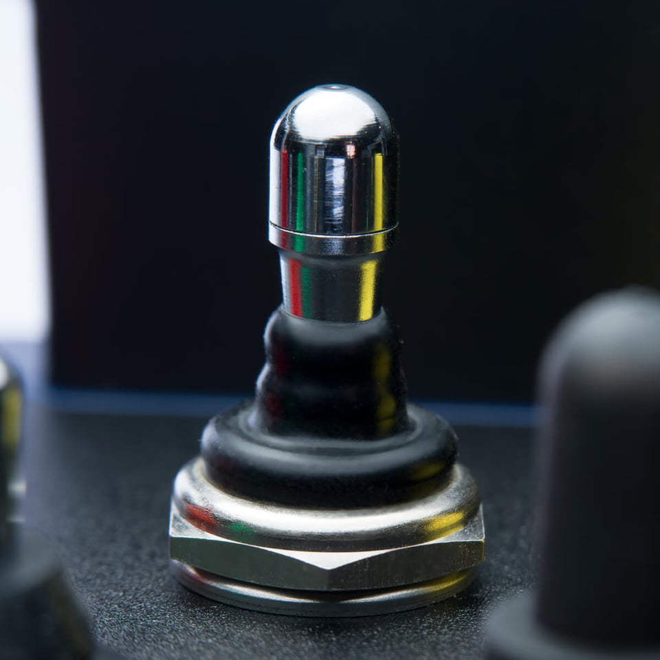 Scancreco_toggle switch_lift to switch