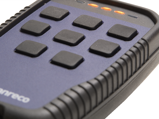 Scanreco-Handheld-transmitter-Pocket-detail-slim design-4x5